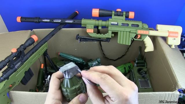 Big Box of Military Toys -Box Full of Guns Toys ! Military Gun,Trucks, Launch Rocket,Tanks Toy смотреть онлайн