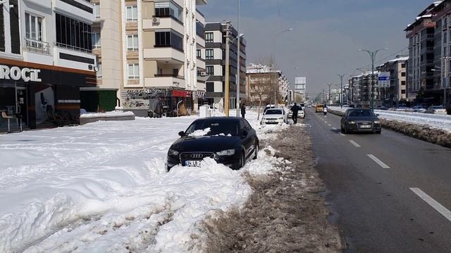 Yoğun Kar Yağışından Sonra Elektrikli Yuki HECTOR Kurtarma Operasyonu | Yuki HECTOR 4Matic Karda ❄⚡ смотреть онлайн