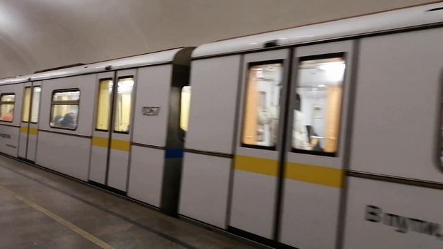 Поезд "Привет, Москва будущего!" на ст. Павелецкая (кольцевая) смотреть онлайн