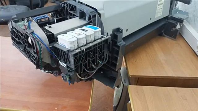 ремонт плоттера HP DesignJet 500 Plus 24 (C7769F) не видит катриджи смотреть онлайн