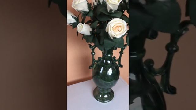 Ваза с розами в подарок смотреть онлайн