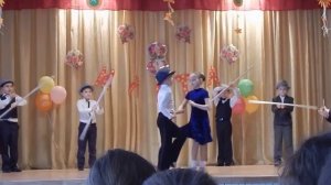 Сценка на 8 марта или новый год в школе (1,2,3,4 класс). Детки отжигают