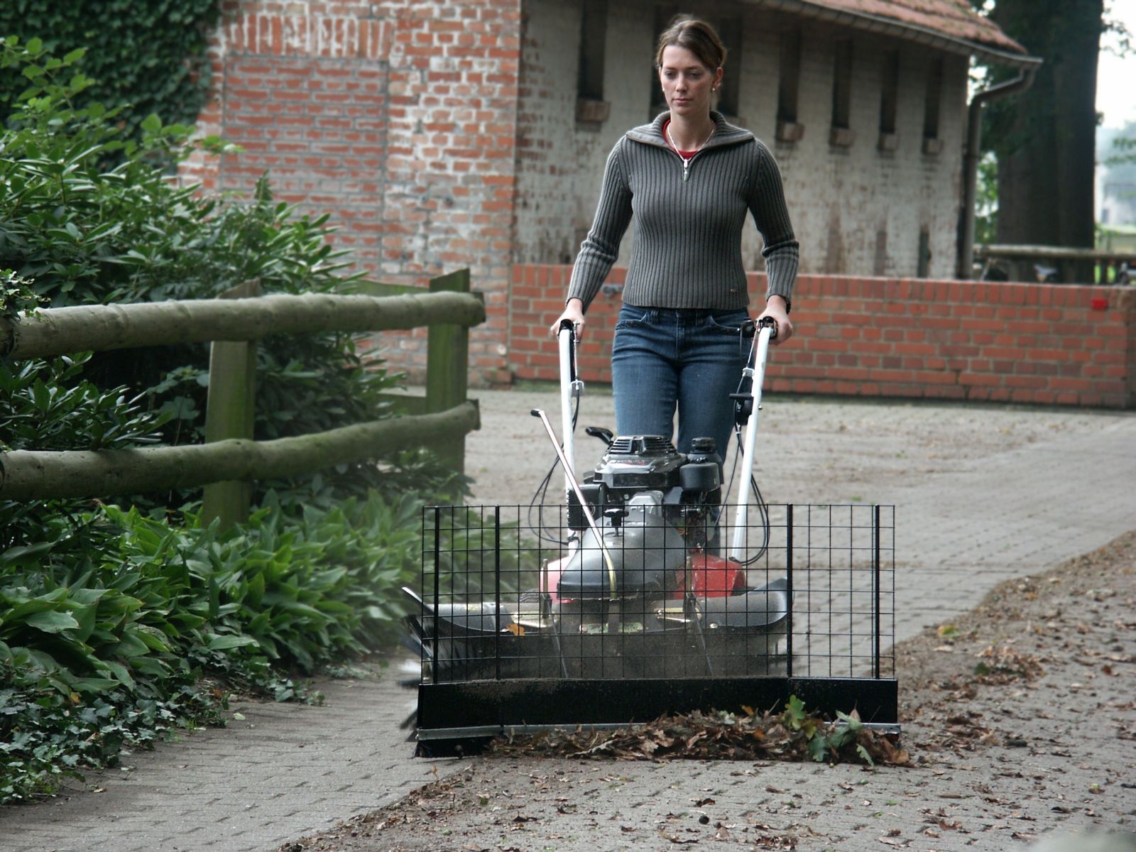 Идеальный помощник в уборки территории TIELBUERGER Тильбургер