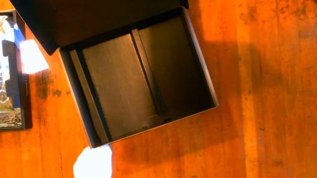 Unboxing The Sabertooth 990FX R2.0 Motherboard смотреть онлайн