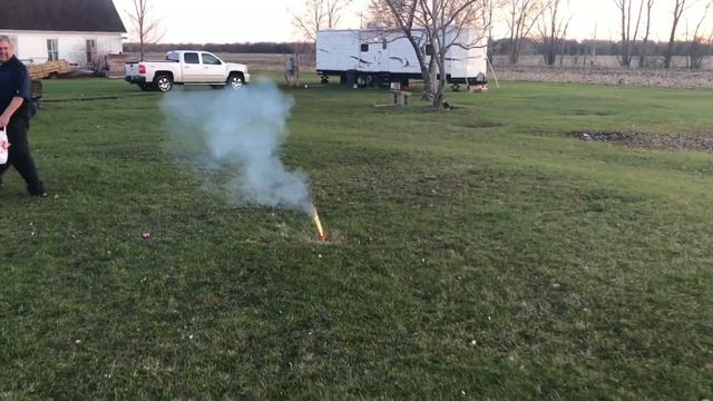 Lighting Fireworks Before the 4th of July! смотреть онлайн