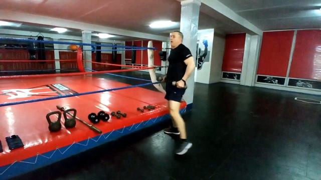 Наработка силы удара с гантелями смотреть онлайн