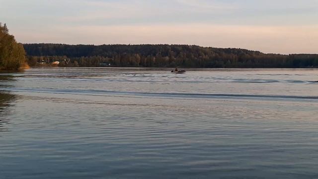 Новый Grouper 335W. Первые пробы широкого групера на воде. Вид со стороны. смотреть онлайн