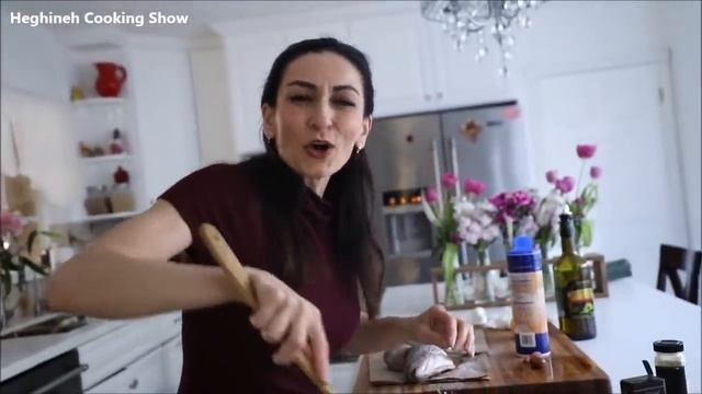 Հայկական Իշխան Ձուկը Համեմված Լոլիկի Արգանակով - Heghineh Cooking Show in Armenian смотреть онлайн