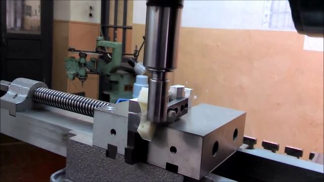 Фрезерование паза на приспособлении смотреть онлайн