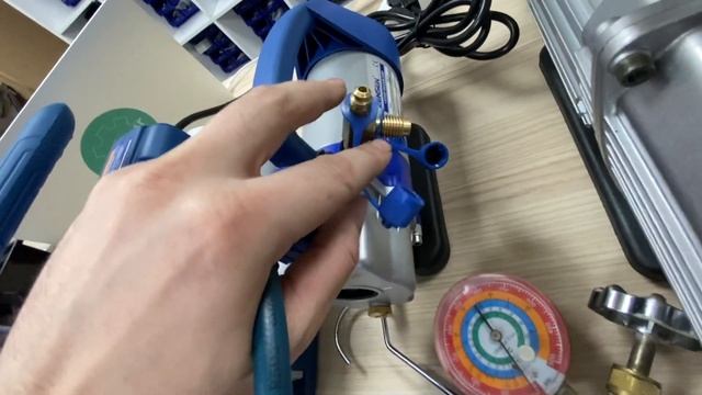 Какой вакуумный насос купить для заправки холодильника смотреть онлайн