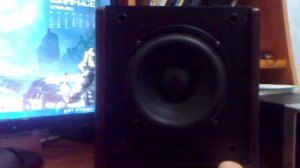 Хрип сабвуфера  на половине громкости.