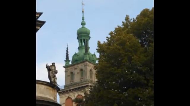 Вуличками середньовічного міста смотреть онлайн