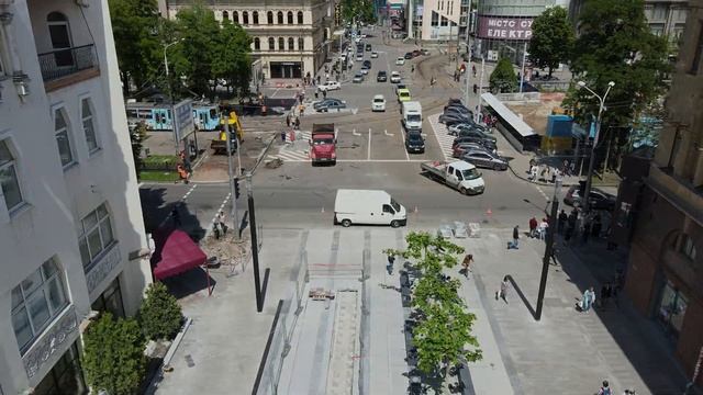 Новый пешеходный бульвар на улице Короленко в Днепре, стройка в процессе, 2.06.2020. смотреть онлайн