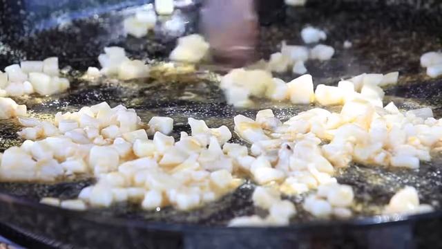 Паэлья с морепродуктами Осьминог, каракатица и креветки смотреть онлайн
