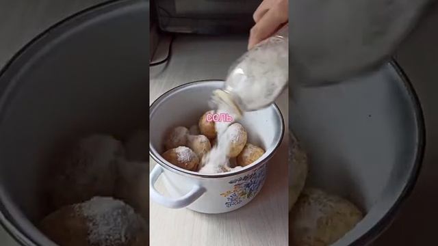 чистим весь молодой картофель одним разом. быстро и просто смотреть онлайн