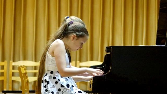 Половецкая пляска (А.Бородин) Юлия Захарова(4 кл.), Эмилия Козловская (4 кл.) смотреть онлайн