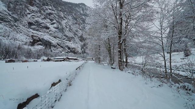 Snowy Walk in Lauterbrunnen, Switzerland, River Walk Along Weisse, River and Nature Sounds смотреть онлайн