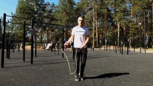 Как прыгать на скакалке восьмерку и инверсию. Урок по базовым трюкам для начинающих.