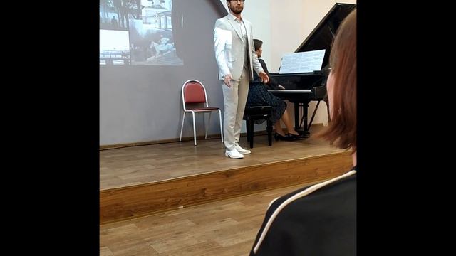 Дмитрий Соболев - "А цыган идёт" (муз. А. Петров; сл. Г. Кружков) смотреть онлайн