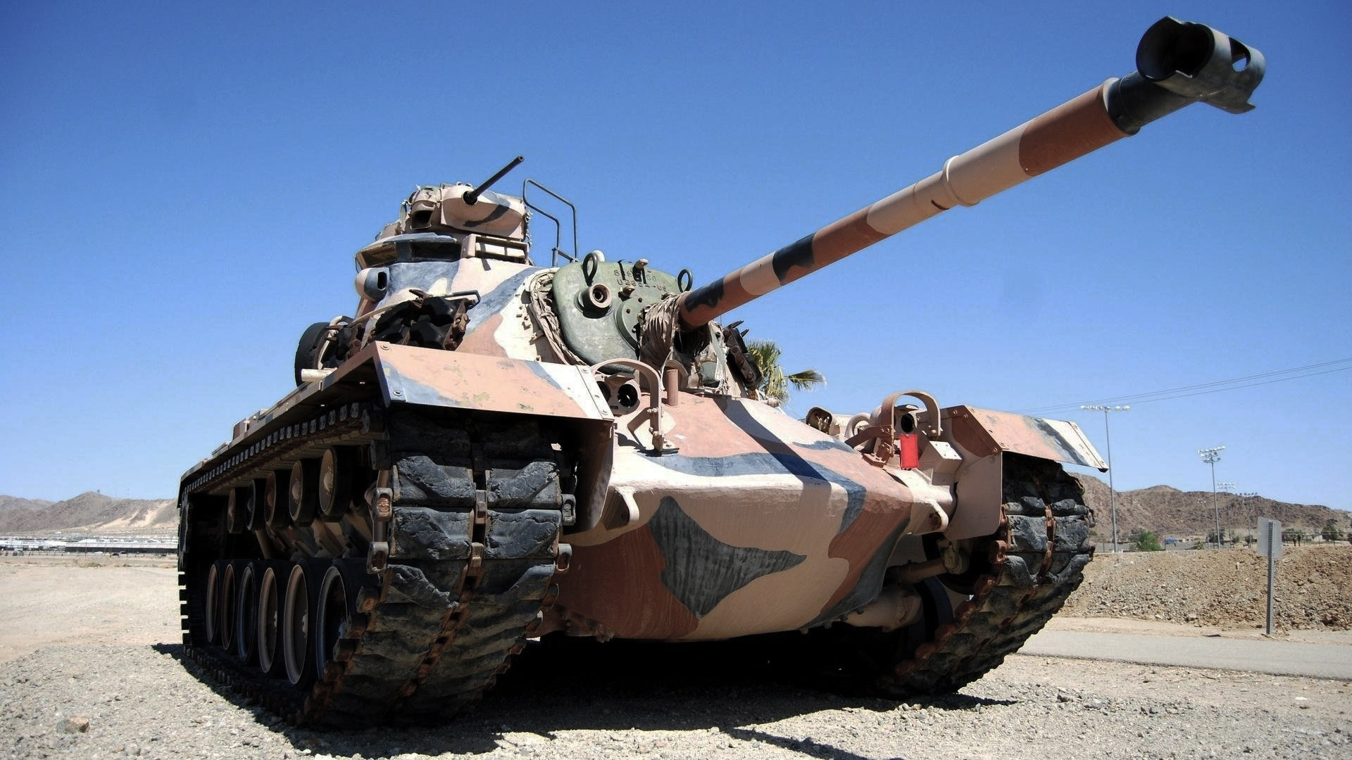 Мощный звук танка смотреть онлайн