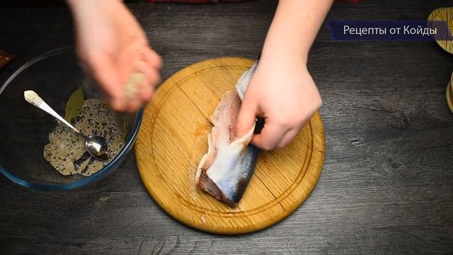 По этому рецепту Сельдь никогда не испортишь. Засолка сельди. Сухой посол смотреть онлайн