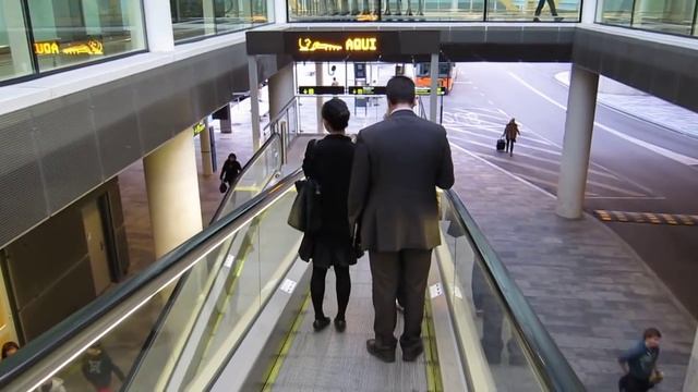 How to get to Aerobus in Barcelona airport смотреть онлайн