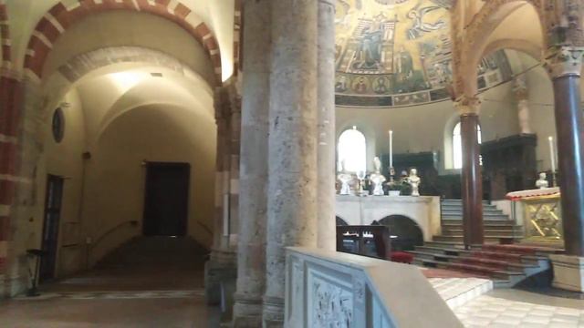 Милан. Свята месса пасха(2) смотреть онлайн