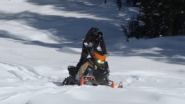 Дисплей 7S с системой RideCommand смотреть онлайн