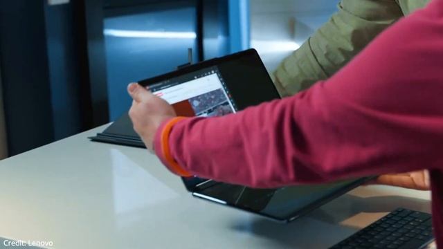 Lenovo Yoga Book 9i (2023) | This Double Screen Laptop is AMAZING with Intel 13th Gen смотреть онлайн