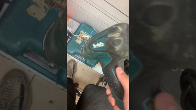 Строительный фен Makita смотреть онлайн