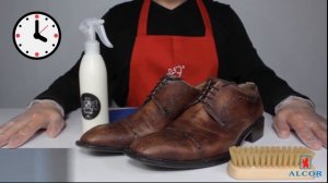 Как почистить и отполировать кожаную обувь воском