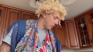 Как женить внука. Бабушка и внук