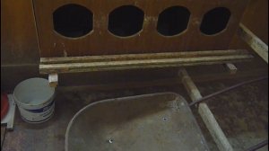 Обустройство курятника внутри