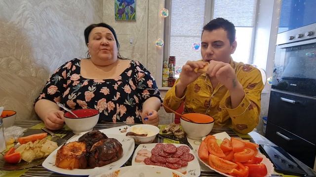 Мукбанг! Mukbang! Щикарный стол и музыкальный суп?
