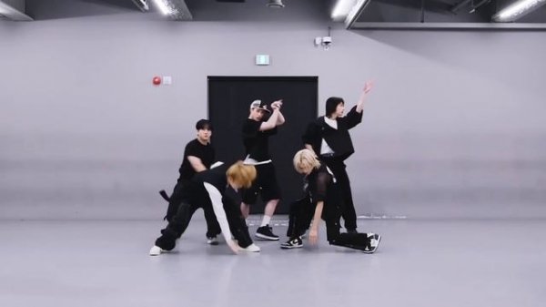 Stray Kids - 'S-Class' Dance Practice Mirrored
