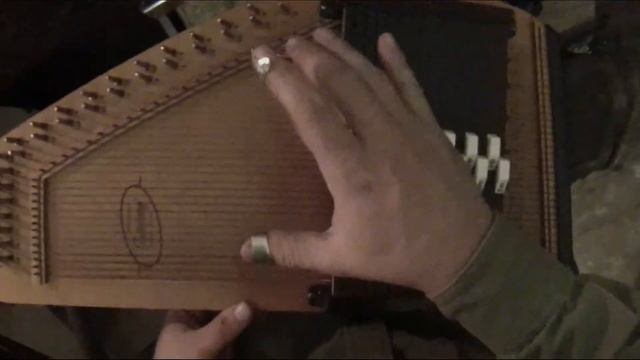 Old Autoharp (Oscar Schmidt Silvertone) смотреть онлайн