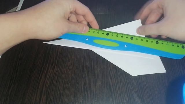 Как сделать далеко летающий самолет из бумаги. Оригами самолет который далеко летает смотреть онлайн