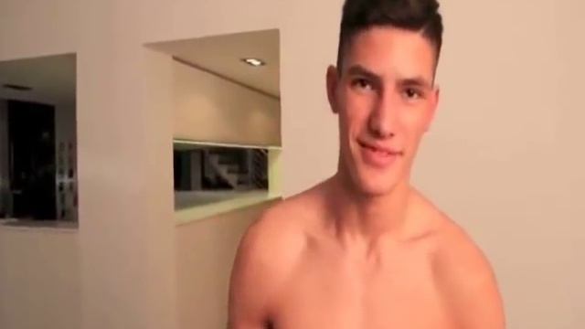 Чеченец- модель. Ислам Дулатов вошел в список самых перспективных моделей смотреть онлайн