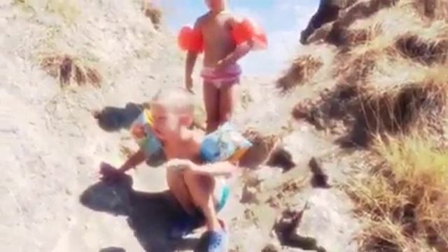 Болгария 2 2016г Пляж на скале. смотреть онлайн