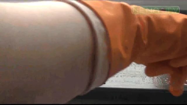 Чистим противень от духовки средством Amway смотреть онлайн