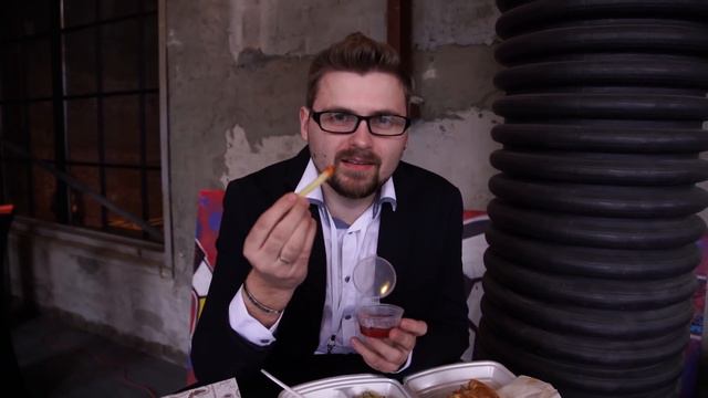 ЧТО ЕДЯТ БЛОГЕРЫ НА ВИДФЕСТЕ 2017 смотреть онлайн