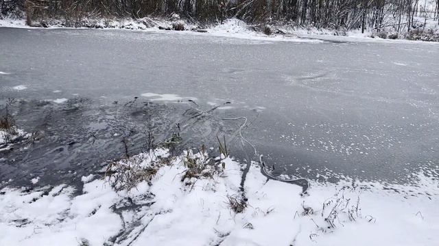 магнитная рыбалка . Рыбалка со снегом ! смотреть онлайн