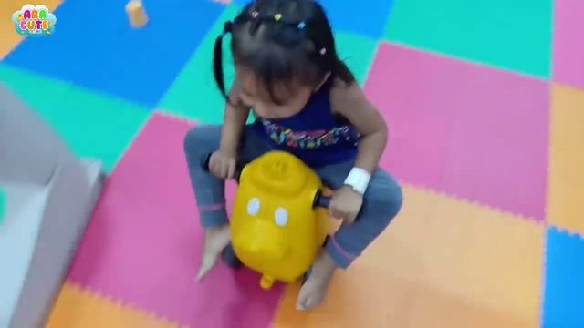 Ara Bermain Di Playground Ditemani Boneka Bayi Lucu смотреть онлайн