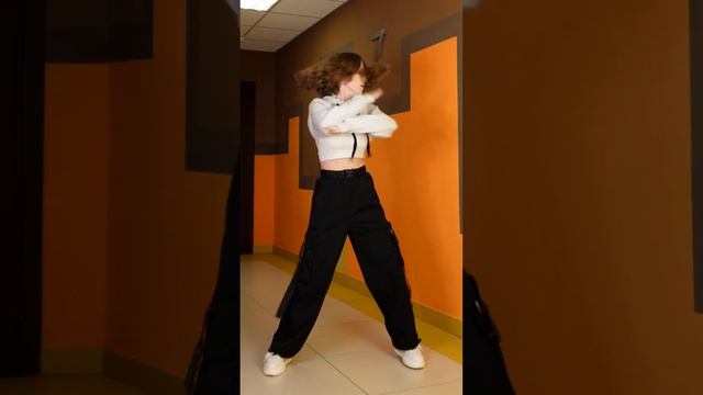 Pt. 2: TWICE × Kiel Tutin 'bloodline' (Ariana Grande) dance cover смотреть онлайн