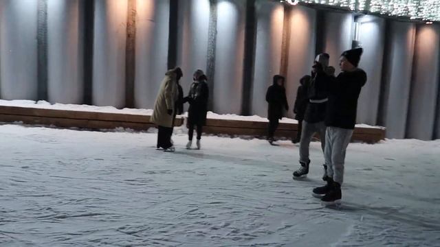 Уфа. Бесплатный каток во всю набережную. Рождественский выпуск! смотреть онлайн
