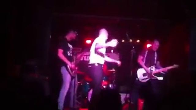 KnockOut - keep running (alternate action) en gruta 77 (15/2/14 madrid) смотреть онлайн