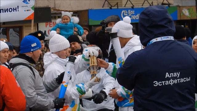 Уникальные кадры: как зажигают потухший факел Универсиады с помощью т.н. "лампы Дэви" смотреть онлайн