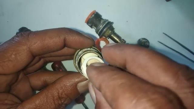 tap spindle repair at home |how to stop water leakage from tap | how to repair a leakage tap spindl смотреть онлайн