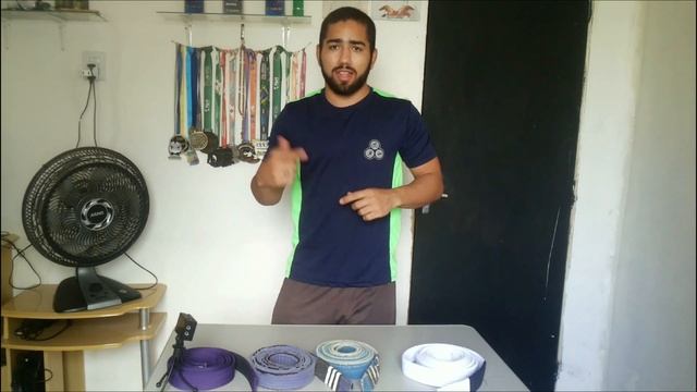 Qual a melhor marca de faixa de jiu-jitsu? смотреть онлайн