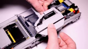 Lego Creator Expert 10300 Back to the Future Time Machine Speed Build